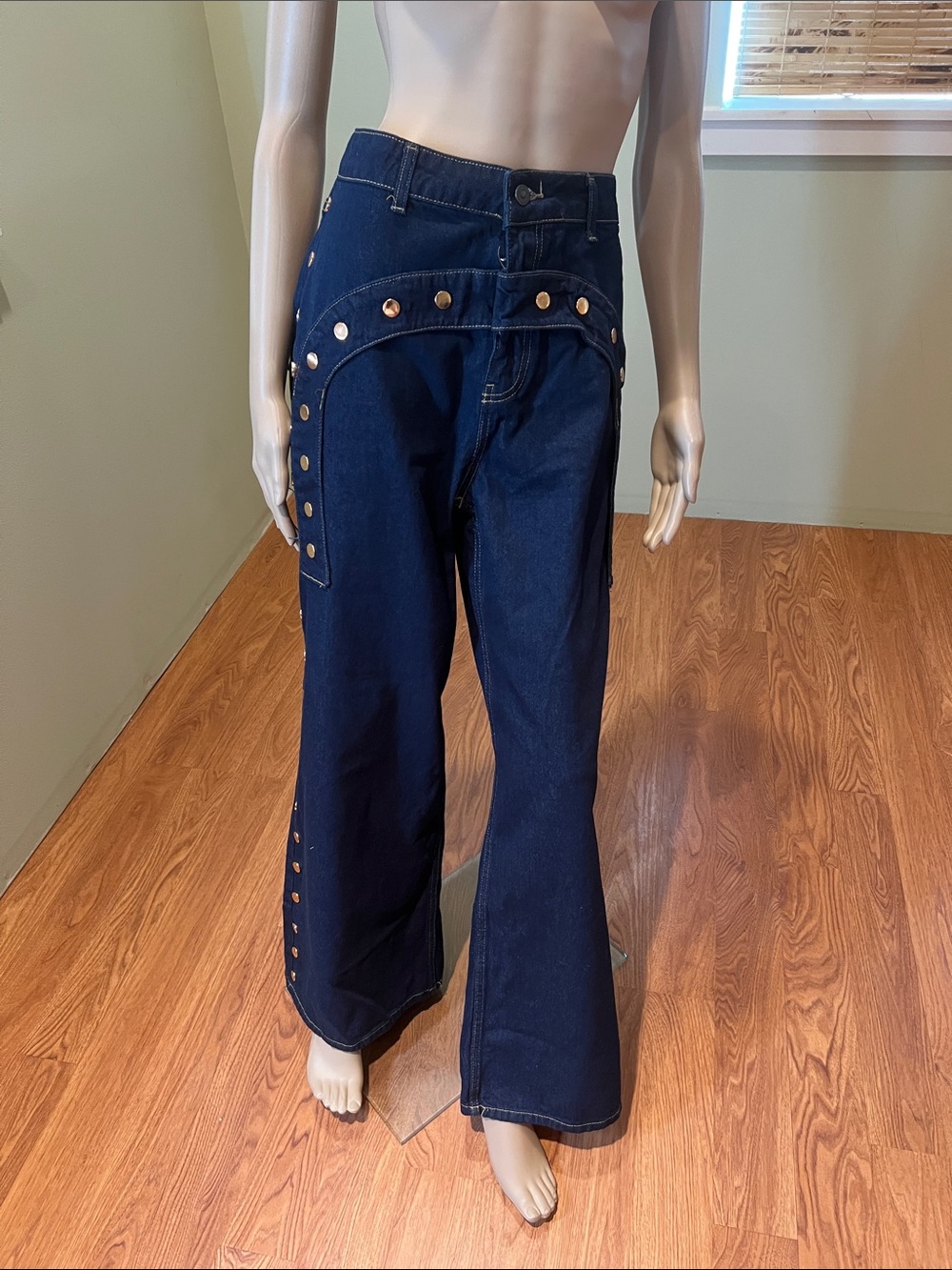 Dark Blue Wide-Leg Jeans with Gold Buttons Detail Size L/XL